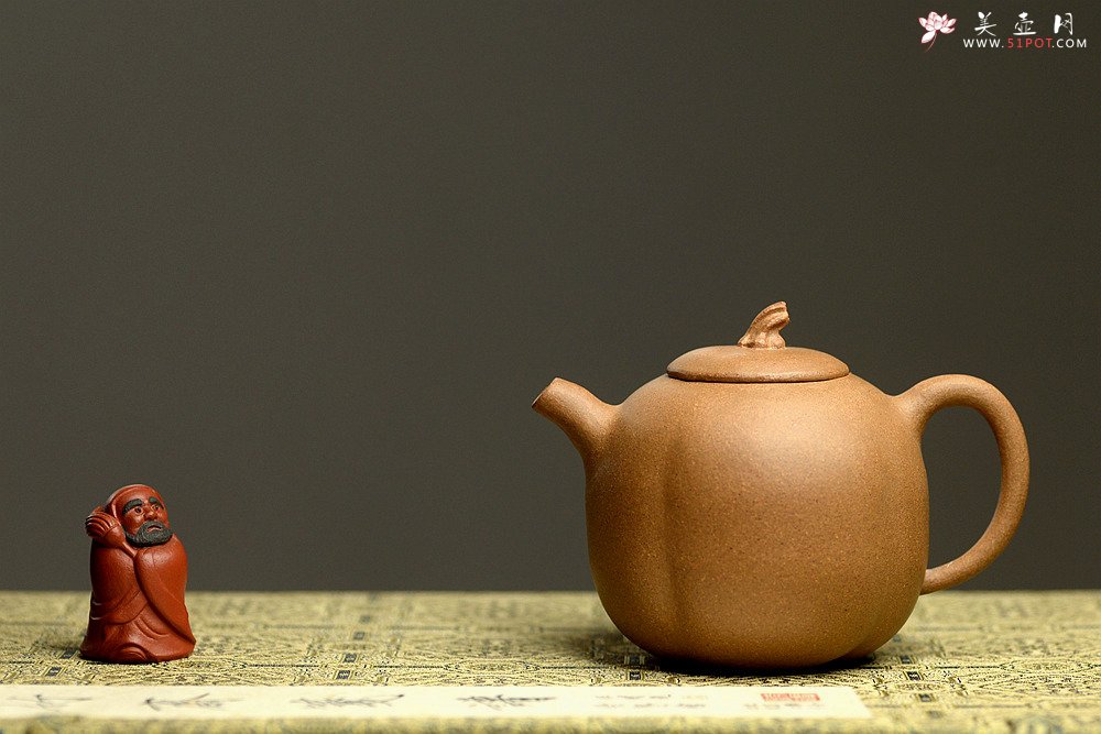 紫砂壶图片：姜建荣全手作品 古拙有趣 小巧可人 全手硕果  - 美壶网