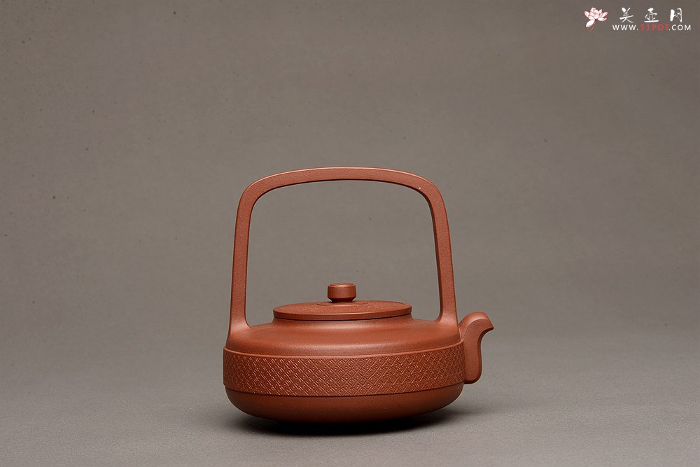 紫砂壶图片：乙未年全手工二等奖作品 端庄大气 原创作品 优质底槽青 玉璧提梁套组 - 美壶网