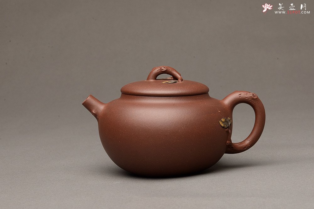 紫砂壶图片：饱满圆润 简意花货 全手脱颖 万阗阗夫人作品 - 美壶网