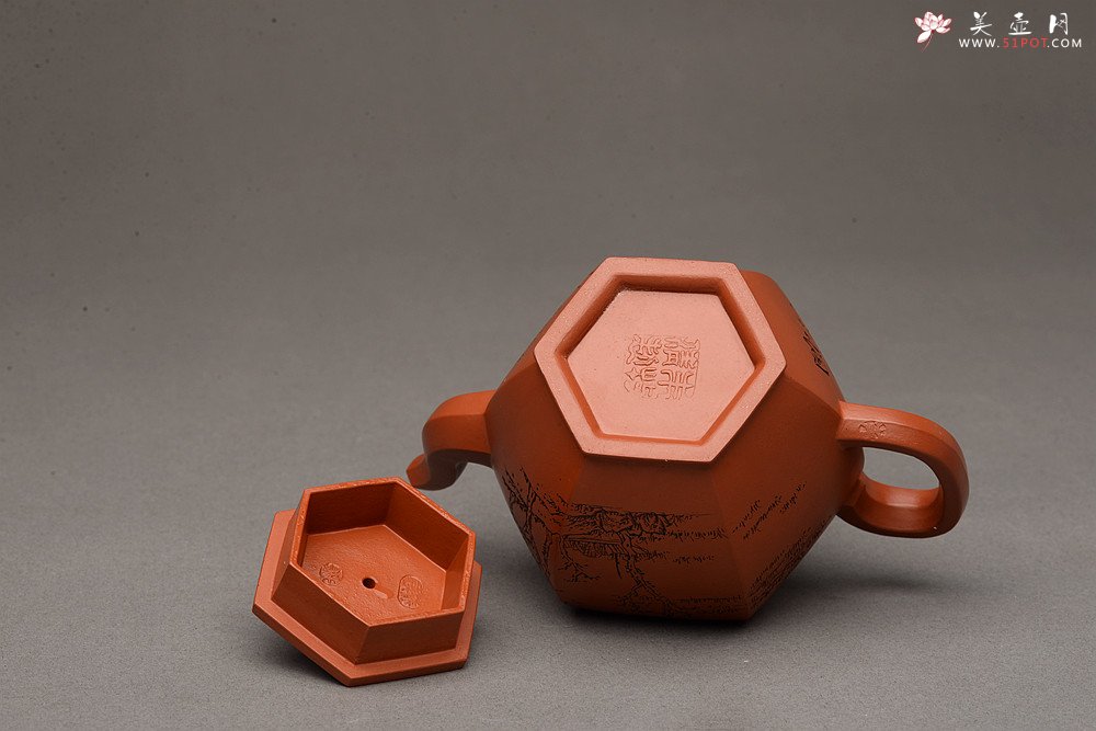 紫砂壶图片：优质朱泥 刻绘老味 全手镶片 六方宫灯 挺拔俊秀  - 美壶网