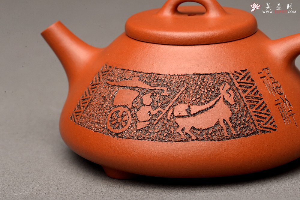 紫砂壶图片：徐亚春作品 优质朱泥 子冶石瓢 啄砂装饰 文气实用 - 美壶网