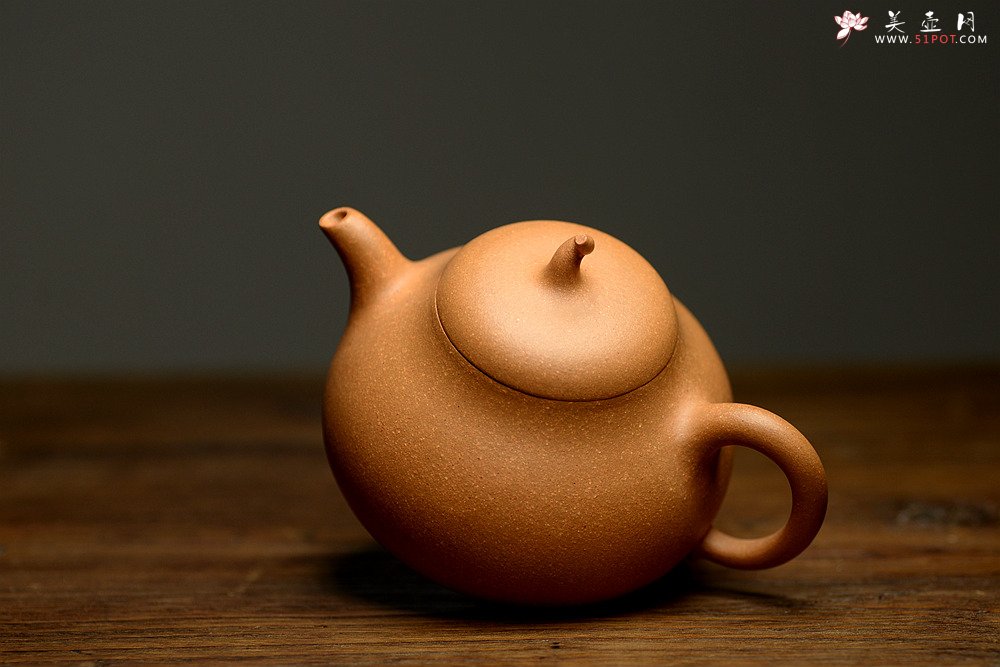 紫砂壶图片：顾小英全手作品 圆润敦厚 拙味十足 匏瓜 手工锤炼段泥 - 美壶网