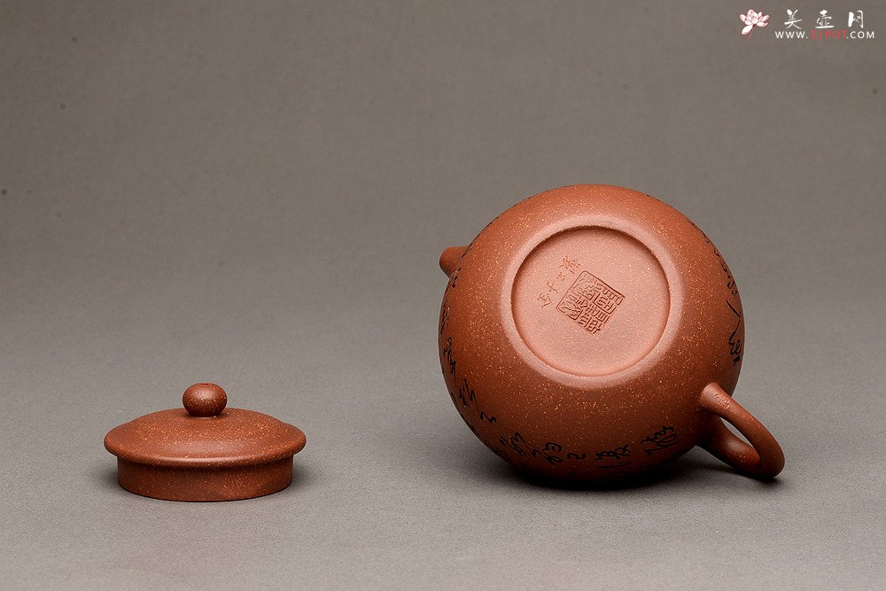 紫砂壶图片：老辣双刀 行云流水 优质紫泥调砂 全手宝珠 饱满直流 - 美壶网