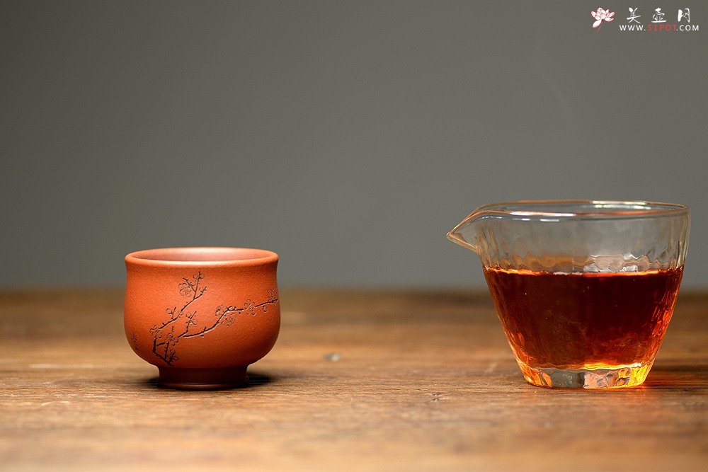 紫砂壶图片：曲峰佛陀杯 以底槽清打底粉降坡泥 精致实用  - 美壶网