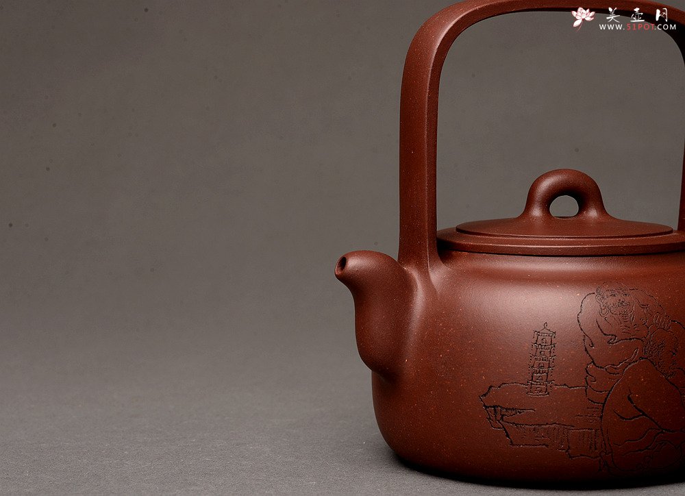 紫砂壶图片：钱建荷全手新作 环玉提梁 做工精致 浑厚大气 国助袁德波装饰  - 美壶网