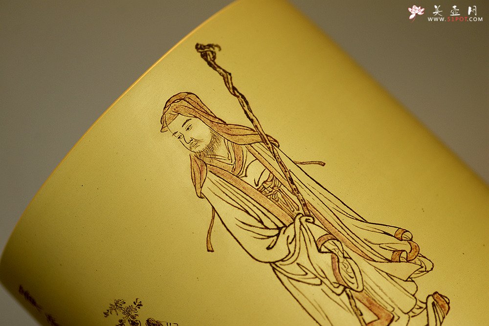 紫砂壶图片：张听刚笔筒 高士赏菊图 以刀代笔 行云流水 老辣精炼 - 美壶网