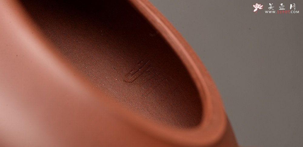 紫砂壶图片：王薇乙未年冬 娇小可人 明清意韵 把玩实用 全手扁梨 - 美壶网