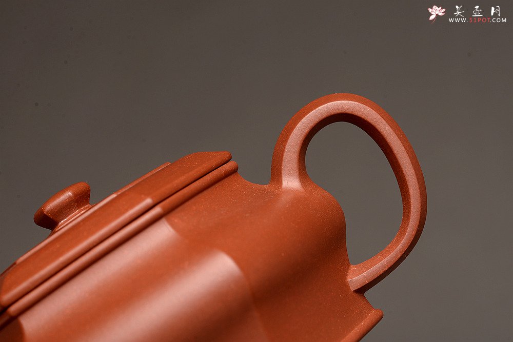 紫砂壶图片：何卫枫全手新品 线条清晰流畅 全手六方虚扁 - 美壶网