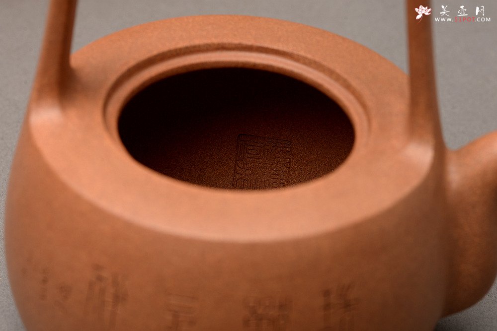 紫砂壶图片：钱建荷全手新作 福乐提梁 做工精致 游心堂装饰 - 美壶网