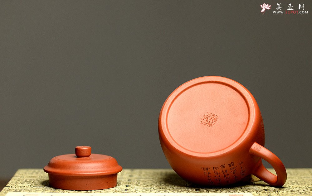 紫砂壶图片：钱伟刚精心装饰三陀图 经典实用 优质朱泥 德中 - 美壶网