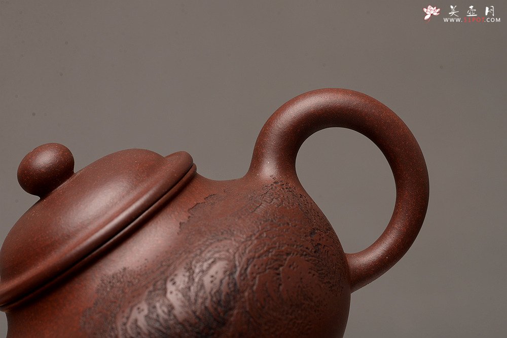 紫砂壶图片：优质老底料 李彦雄通景山水 全手掇球 饱满厚重 精品 - 美壶网