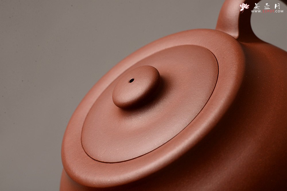 紫砂壶图片：万阗阗最新全手作品 厚重有韵致 线条严谨流畅 大蕴井栏 - 美壶网