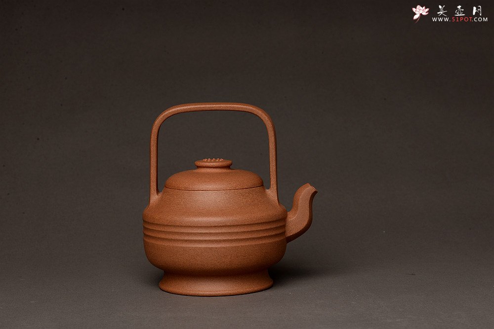 紫砂壶图片：钱建荷全手新作 书房茗器 博古提梁 做工精致 浑厚大气 - 美壶网