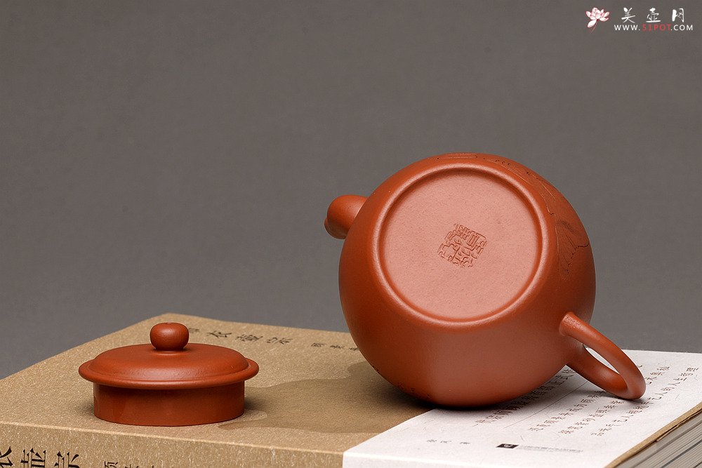 紫砂壶图片：徐亚春新品 优质朱泥 全手鼓墩 游心堂主人装饰 实用佳品 - 美壶网