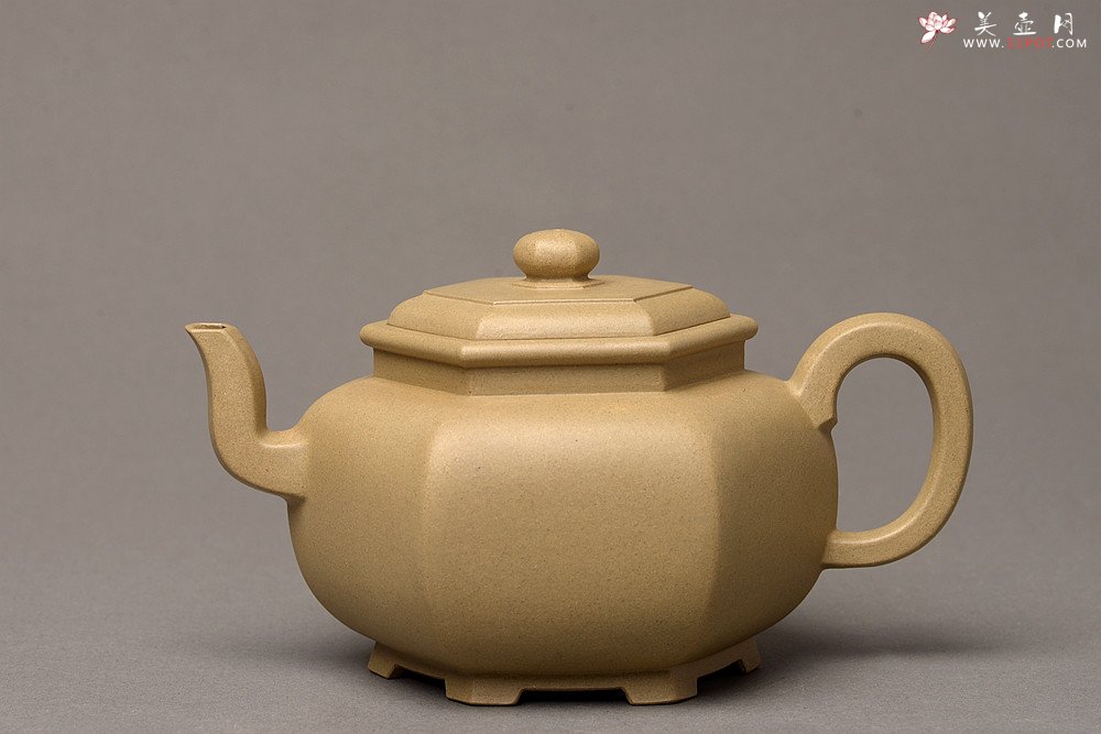 紫砂壶图片：优质本山段 型制精进 全手六方华樽 方器经典 俊秀耐品~工精 - 美壶网