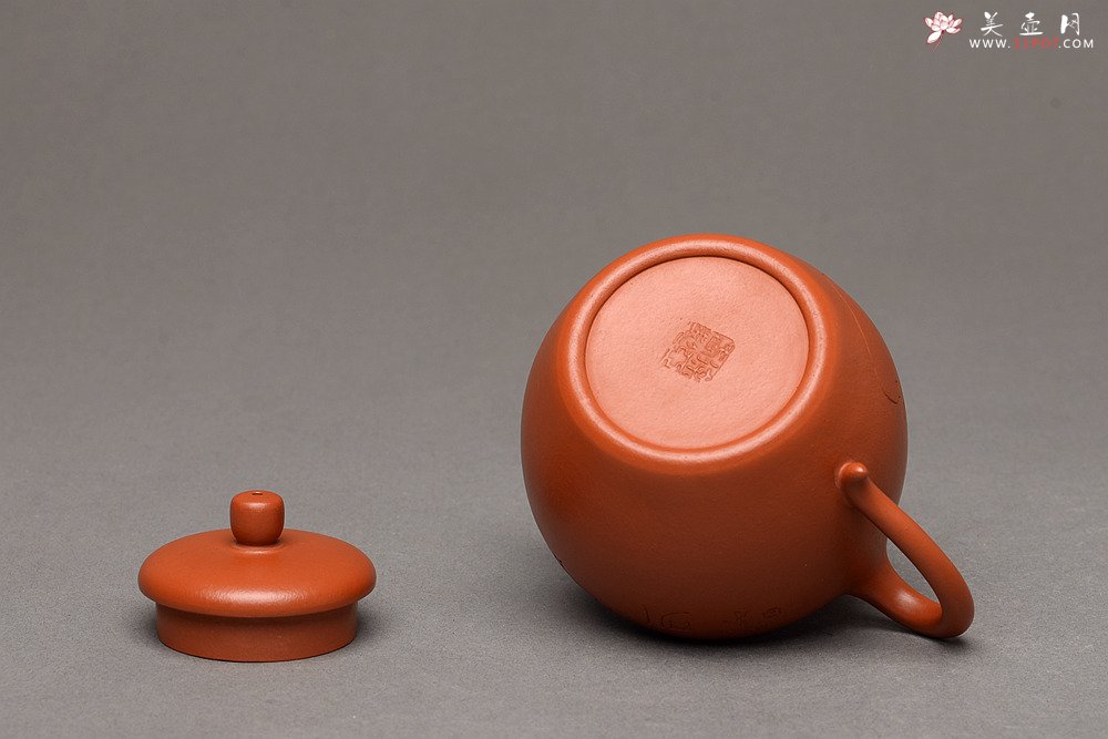 紫砂壶图片：陆轶舟装饰 简练素雅 高旭峰款 线条流畅 全手静月 - 美壶网