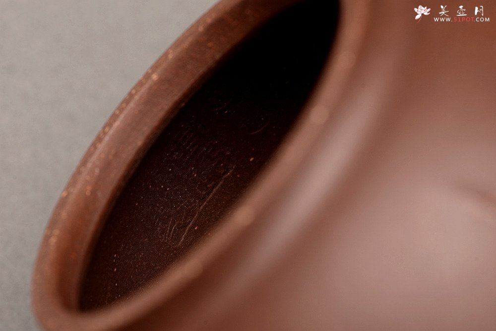 紫砂壶图片：周路健全手新作 线条流畅 稳重敦厚 难得老紫泥 印月 - 美壶网