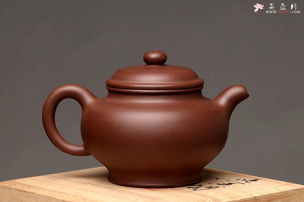 紫砂壶图片：国助工唐文新作 传统经典 厚重大气 掇只 - 美壶网