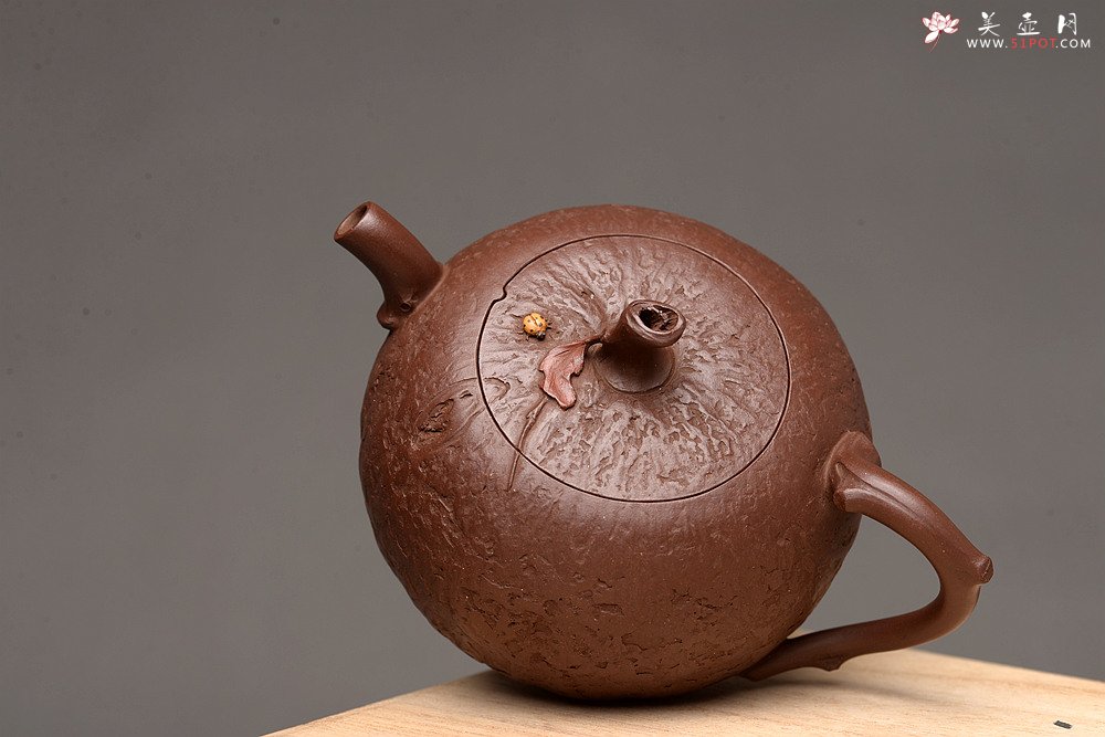 紫砂壶图片：潘丹初乙未冬末全手新作 酣畅淋漓的花货手法 秀雅得趣 秋色 - 美壶网
