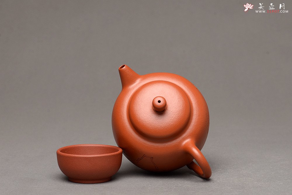 紫砂壶图片：陆轶舟装饰 简练素雅 高旭峰款 线条流畅 全手静月 - 美壶网