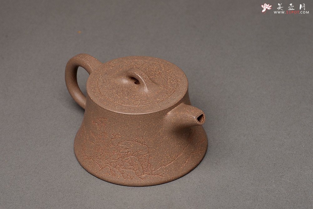 紫砂壶图片：张听刚精心装饰 古朴之味 文气佳品 全手柱础 - 美壶网