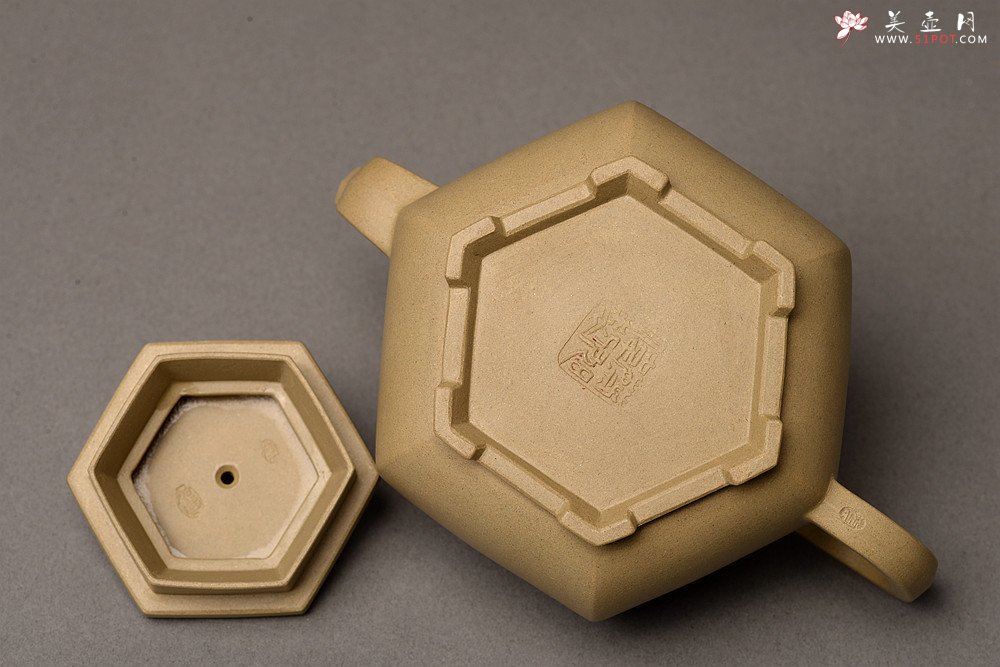 紫砂壶图片：优质本山段 型制精进 全手六方华樽 方器经典 俊秀耐品~工精 - 美壶网