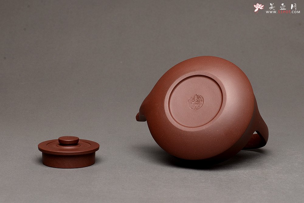 紫砂壶图片：钱建荷作品 全手经典提璧 精工典范 纯正底槽青 神韵犹存 - 美壶网