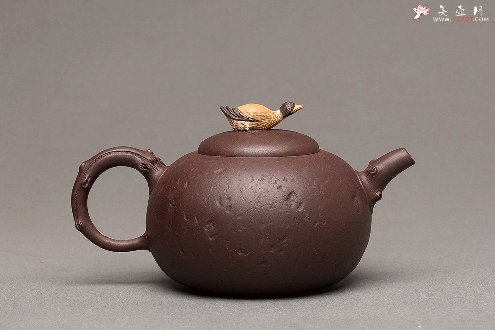 紫砂壶图片：诗情画意 春江水暖鸭先知 孙伟强张新亚原创作品 玩味不绝 - 美壶网