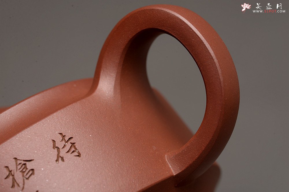 紫砂壶图片：万阗阗丙申年初春新品 精品中的精品 大气精工 国师和石双刀装饰 全手汉君 顶级底槽青 - 美壶网