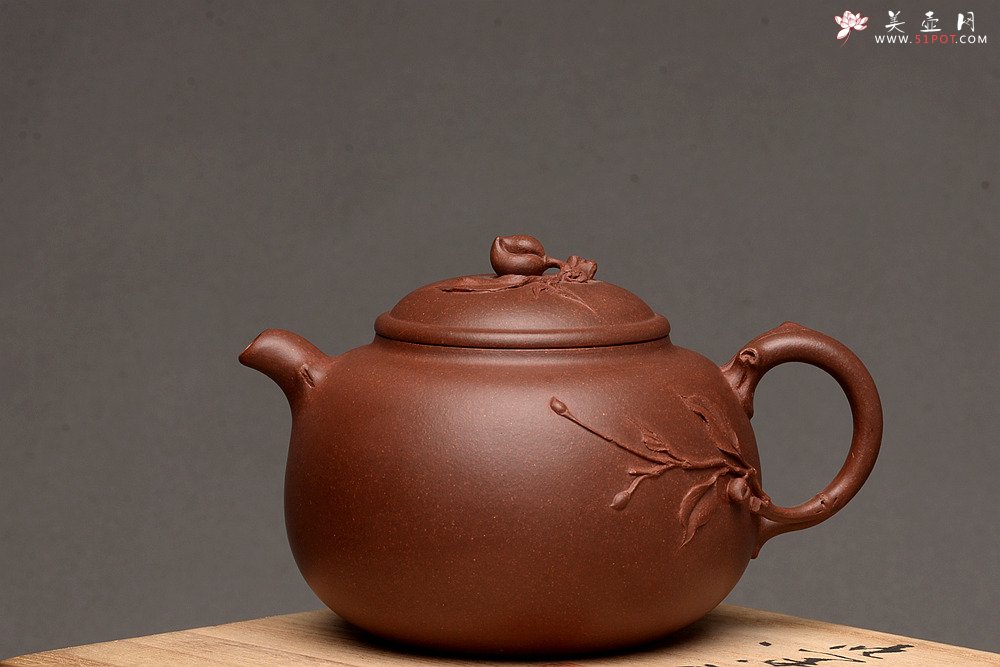 紫砂壶图片：潘丹初全手力作 沉稳敦厚不失拙趣 吉祥深深 蟠桃 - 美壶网