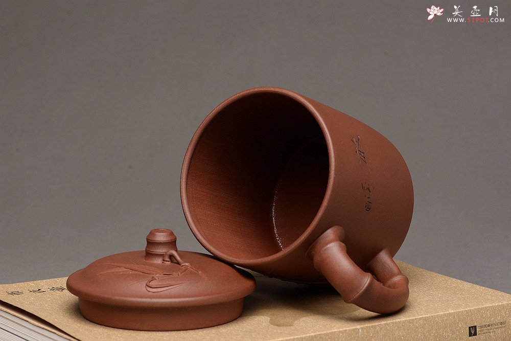 紫砂壶图片：格调雅玩 陆轶舟老师精刻 居不可无竹~好料竹节盖杯 - 美壶网