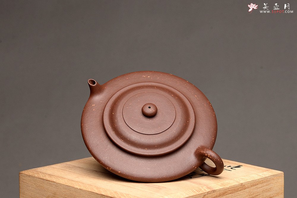 紫砂壶图片：潜力股 全手虚扁 单片拍打 相当有难度~ - 美壶网