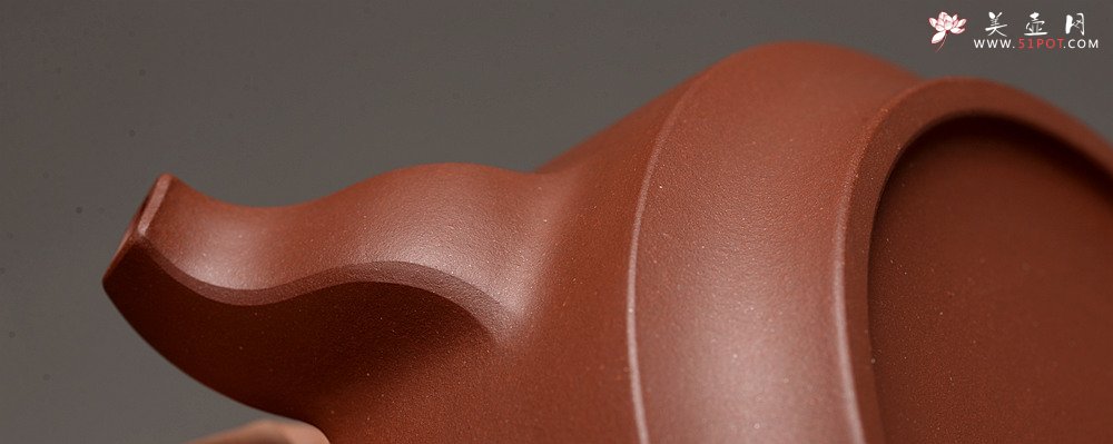 紫砂壶图片：万阗阗丙申年初春新品 精品中的精品 大气精工 国师和石双刀装饰 全手汉君 顶级底槽青 - 美壶网