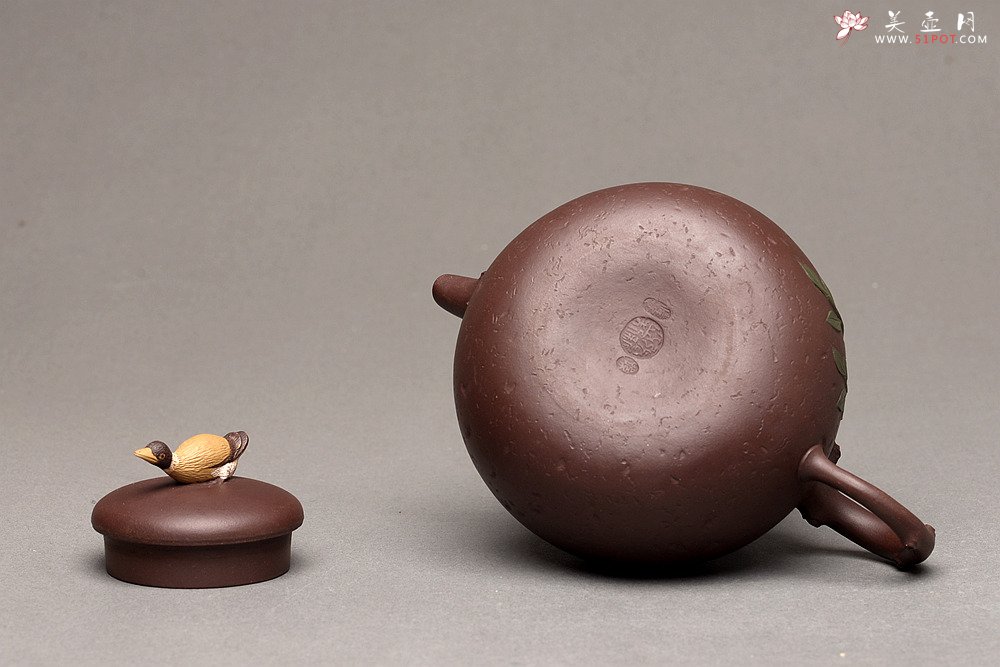 紫砂壶图片：诗情画意 春江水暖鸭先知 孙伟强张新亚原创作品 玩味不绝 - 美壶网