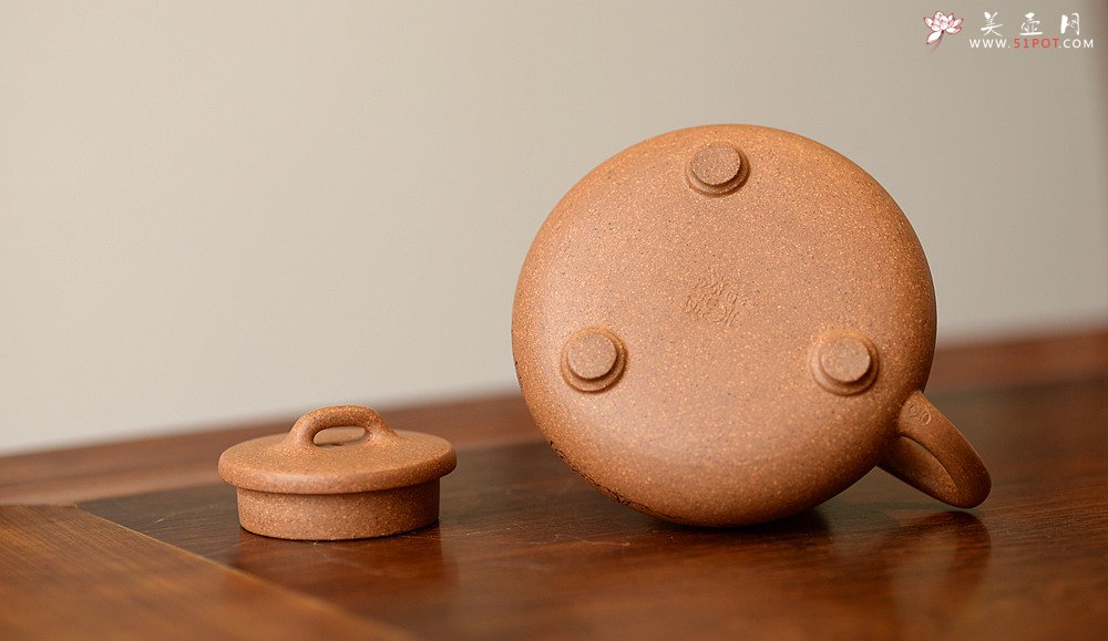 紫砂壶图片：朱牧清文气之作 实用佳器 摹古东石瓢 - 美壶网