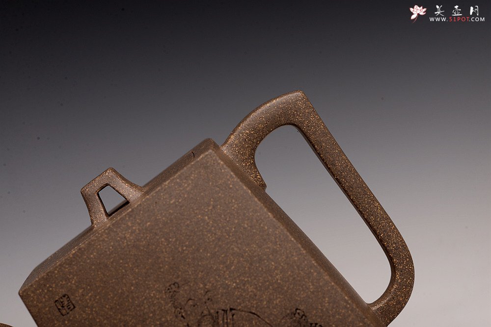 紫砂壶图片：何卫枫丙申春全手新作 毛国强徒弟刘华文气装饰 明相四方 稳中见秀 做工挺拔 - 美壶网