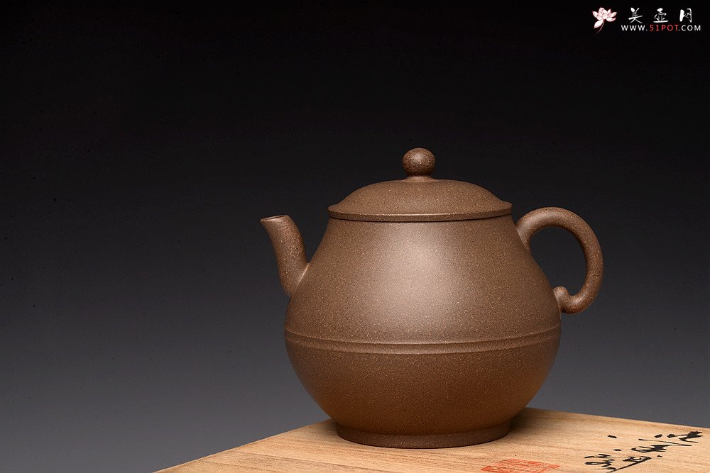 紫砂壶图片：钱林芳全手作品 汉隐壶 优质青灰泥 韵味独特 饱满俊雅 - 美壶网