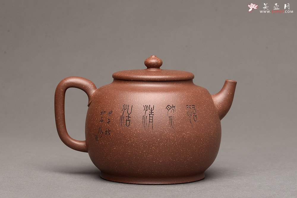 紫砂壶图片：紫泥调砂 金石浓郁 文气之作 全手蕴香 国工和石精刻 - 美壶网