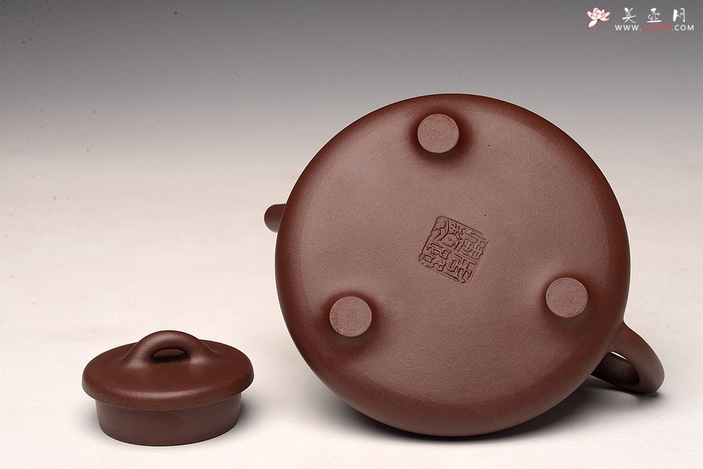 紫砂壶图片：劲骨之瓢 全手摹古石瓢 张听刚刻绘刀法精炼 古韵流长 - 美壶网