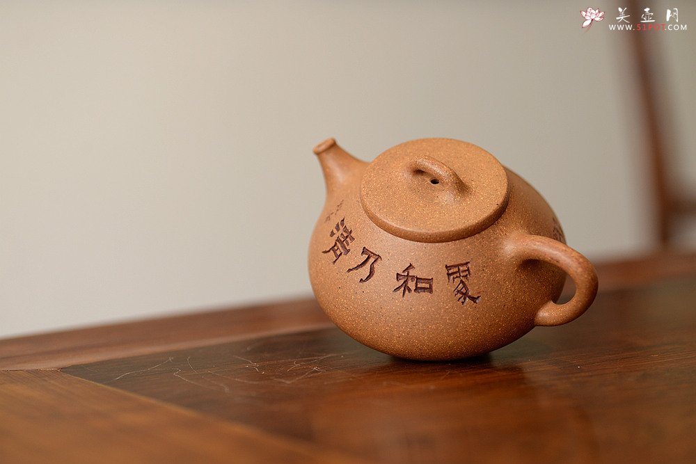 紫砂壶图片：朱牧清文气之作 实用佳器 摹古东石瓢 - 美壶网