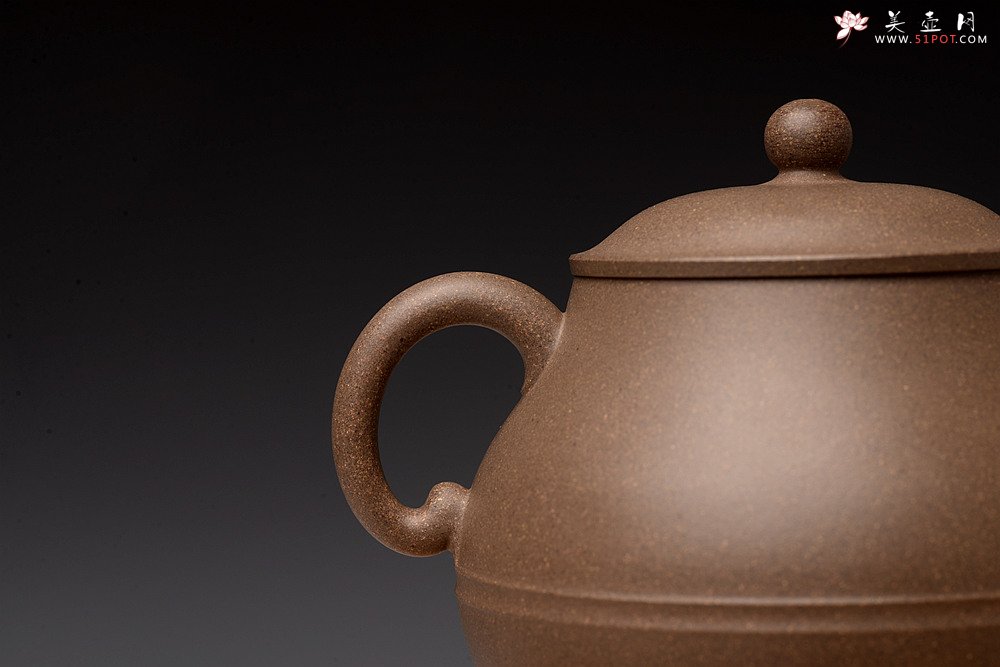 紫砂壶图片：钱林芳全手作品 汉隐壶 优质青灰泥 韵味独特 饱满俊雅 - 美壶网