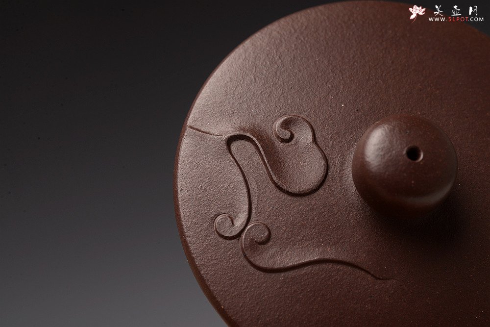 紫砂壶图片：高雪琴乙未年全手原创作品 陆轶舟精心装饰 云卷云舒 雅致 云锦 - 美壶网