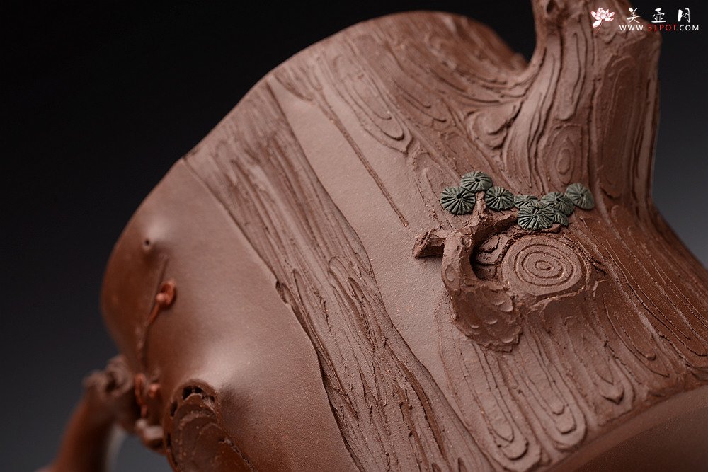 紫砂壶图片：单志萍新作 苍劲之意 古拙之风 全手松梅情深 经典作品 - 美壶网