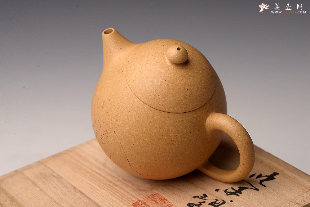 紫砂壶图片：传统器形  优质段泥 精工龙蛋 秀气可人 游心堂装饰 喜从天降 - 美壶网