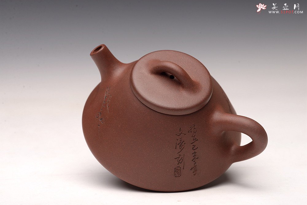 紫砂壶图片：摹古清味~ 鸿渝山房新品 美壶特惠 茶人最爱 拙味石瓢 助工文涛装饰 - 美壶网