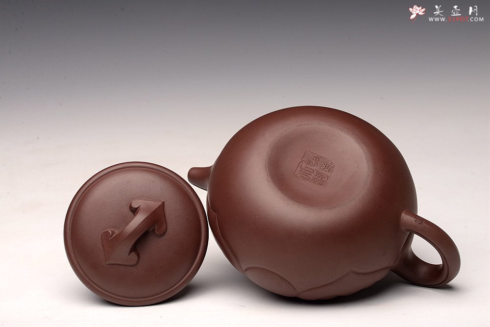 紫砂壶图片：顾小英丙申作品  优质老紫泥  仿古如意 大气稳重 - 美壶网