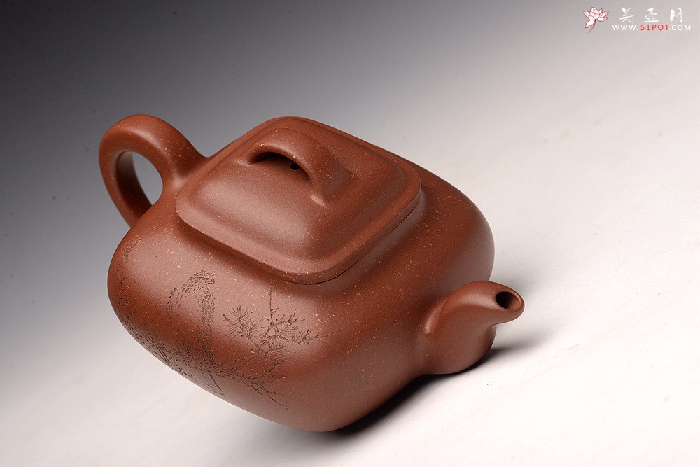 紫砂壶图片：储俊伟乙未年冬精品工力作 雄厚雄劲 高瞻远瞩 全手金砂传炉 赵辉先生文气装饰 - 美壶网