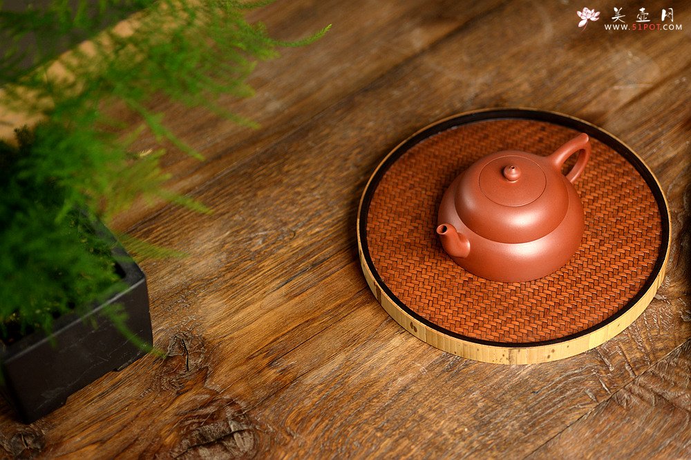 紫砂壶图片：曲峰丙申春 简朴端庄 曼生壶之笠荫 经典传统 做工精致 - 美壶网