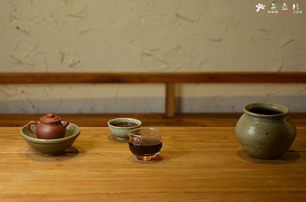 紫砂壶图片：美壶特惠 玩味巨轮 茶人最爱 实用 独孔加不锈钢滤网 - 美壶网