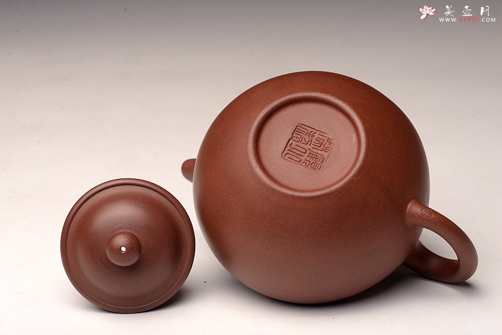 紫砂壶图片：顾小英丙申初夏 全手大亨掇球 优质老紫泥 亭亭玉立 精品佳作 - 美壶网